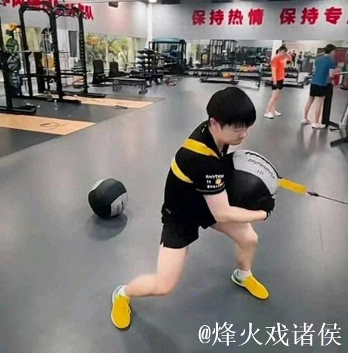 0点下班！孙颖莎太累了，或迎27小时5赛，体能精力双重考验